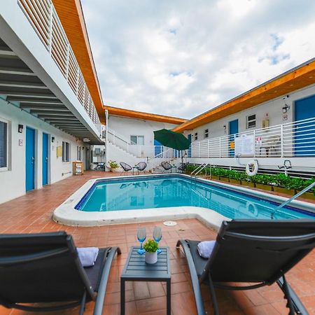 Cozy 1 Bedroom With Pool Steps From The Beach #47 Hollywood Esterno foto