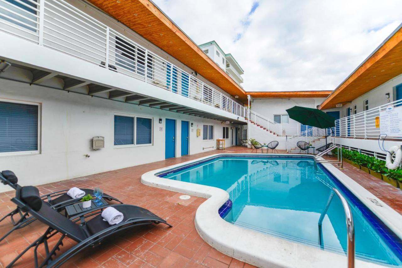 Cozy 1 Bedroom With Pool Steps From The Beach #47 Hollywood Esterno foto