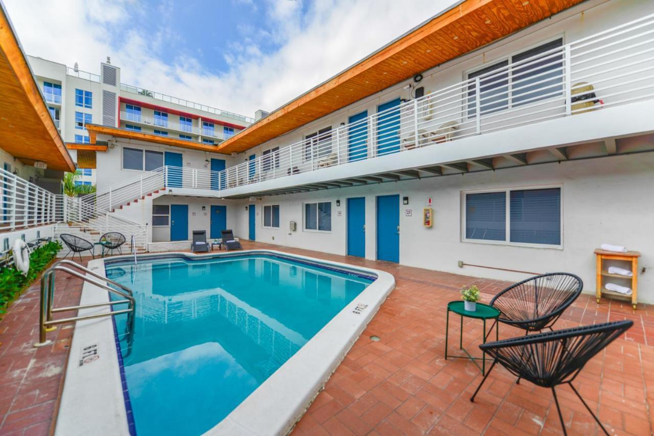 Cozy 1 Bedroom With Pool Steps From The Beach #47 Hollywood Esterno foto
